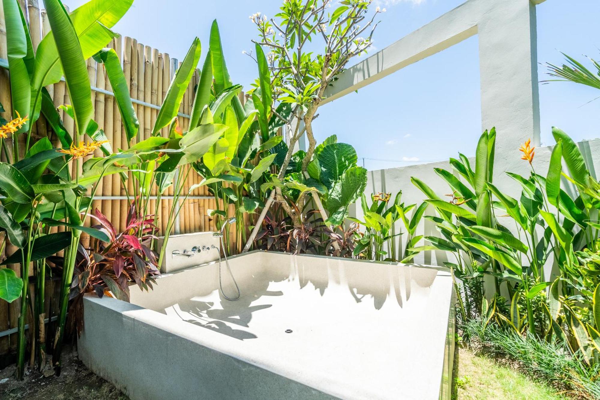 The R Apartments Pererenan Canggu  Ngoại thất bức ảnh